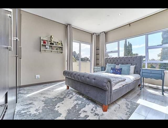 3 BEDROOM TOWNHOUSE FOR SALE IN OAKLANDS